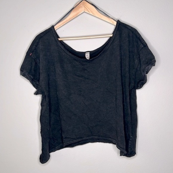 Free People Intimately NWOT Oversize Cropped Short Sleeve Tee in Black Size XS - Picture 1 of 5